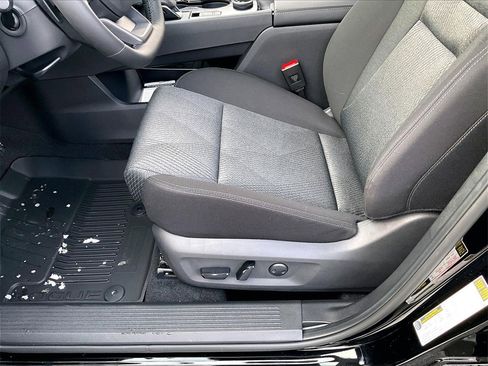 Used 2025 Nissan Rogue SV image 33