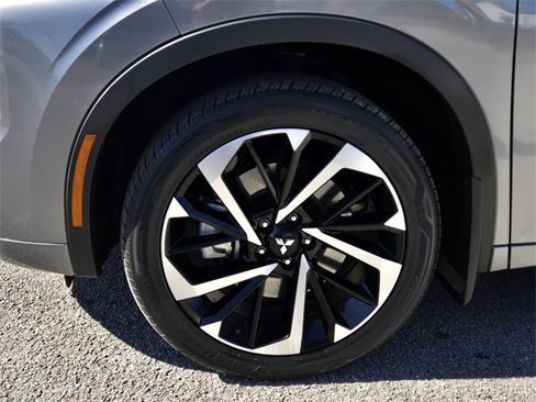 Used 2022 Mitsubishi Outlander SEL image 7