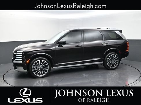 Used 2026 Hyundai Palisade Calligraphy FWD image 2