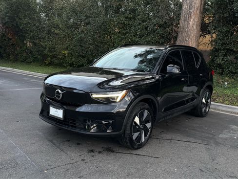 Used 2024 Volvo XC40 Recharge Plus w/ Protection Package Premier image 2