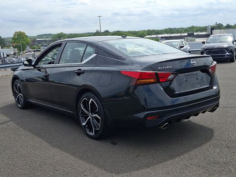 Used 2024 Nissan Altima 2.5 SR w/ SR Premium Package FWD image 4