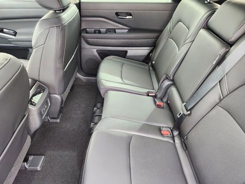 New 2026 Nissan Pathfinder SL image 12