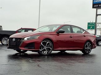 Used 2023 Nissan Altima 2.5 SR video 2