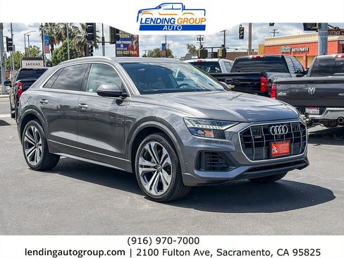 Used 2019 Audi Q8 Prestige w/ Adaptive Chassis Package AWD/4WD image 5