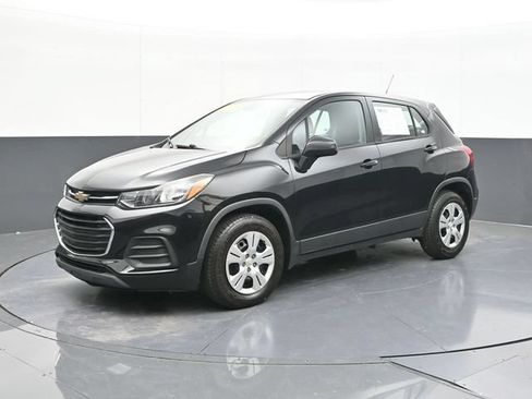 Used 2017 Chevrolet Trax LS FWD image 4