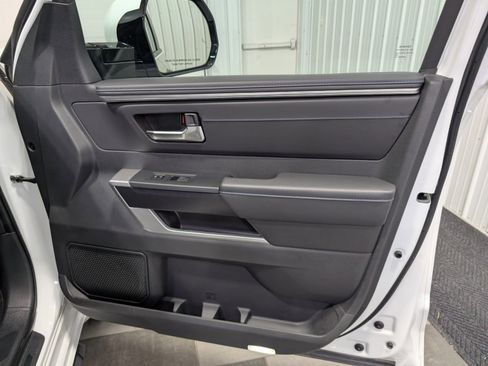 Used 2025 Toyota Tundra Platinum image 28