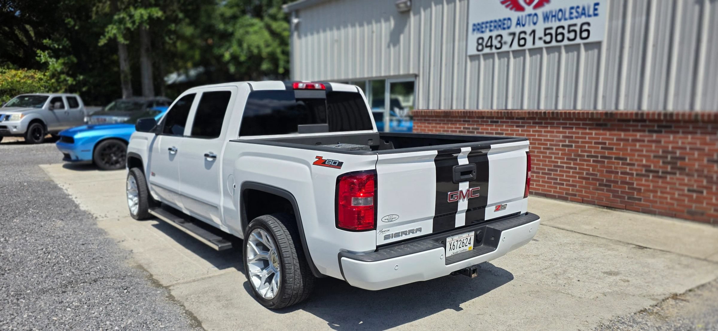 Used 2014 GMC Sierra 1500 SLE w/ All-Terrain Package AWD/4WD image 5