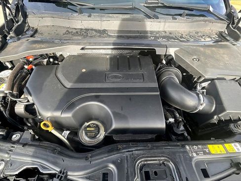 Used 2023 Land Rover Discovery Sport SE R-Dynamic image 9