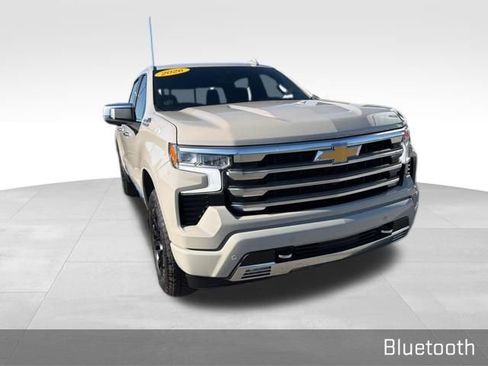 Used 2026 Chevrolet Silverado 1500 High Country w/ Technology Package AWD/4WD image 5