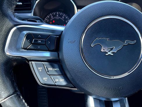 Used 2016 Ford Mustang Coupe image 18