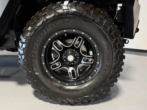 Used 2009 Jeep Wrangler Unlimited Rubicon w/ Trailer Tow Group AWD/4WD image 9