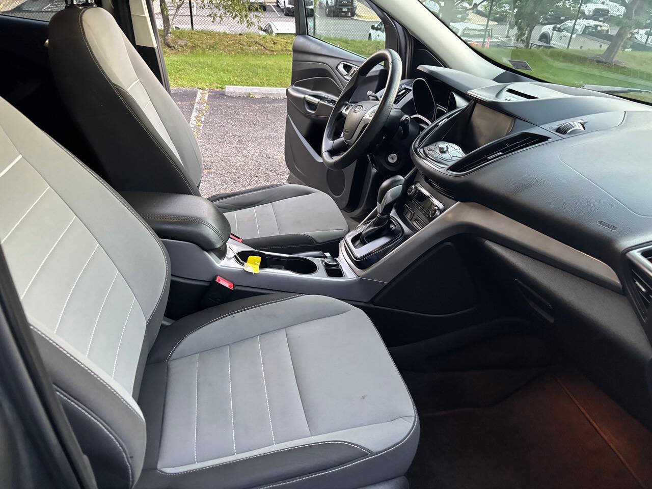 Used 2014 Ford Escape SE w/ Equipment Group 201A AWD/4WD image 16