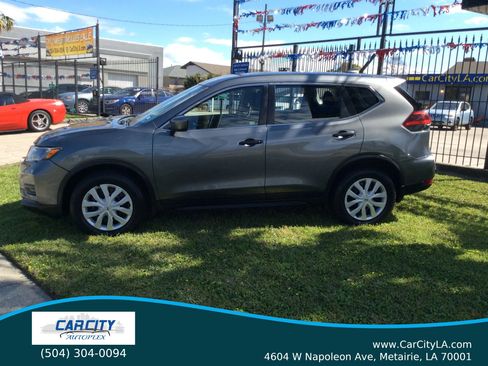 Used 2018 Nissan Rogue S image 4
