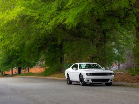 Used 2017 Dodge Challenger SXT Plus RWD image 34