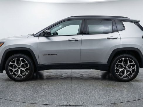 Used 2025 Jeep Compass Limited image 5