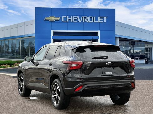 Certified 2024 Chevrolet Trax RS image 3