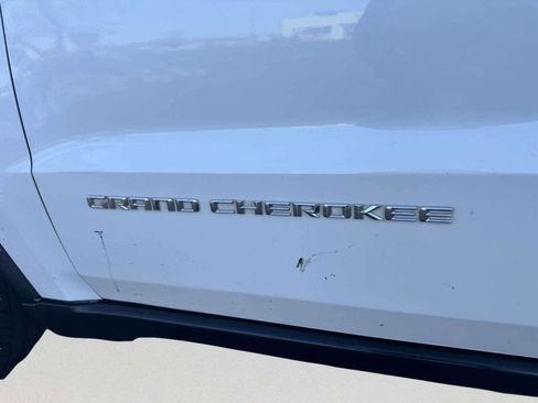 Used 2015 Jeep Grand Cherokee Laredo w/ Quick Order Package 23E image 21