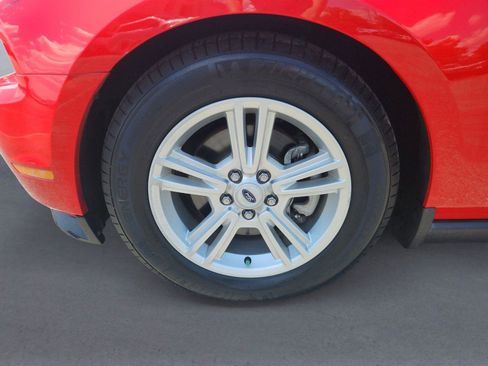 Used 2012 Ford Mustang Coupe RWD image 9