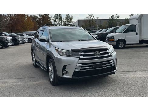 Used 2018 Toyota Highlander Limited image 3