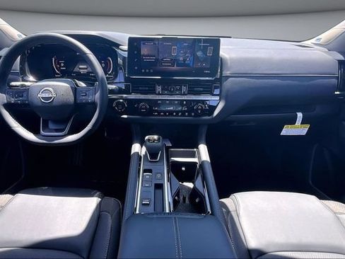 New 2026 Nissan Pathfinder SL FWD image 5