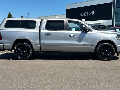 Used 2022 RAM 1500 Laramie AWD/4WD image 3