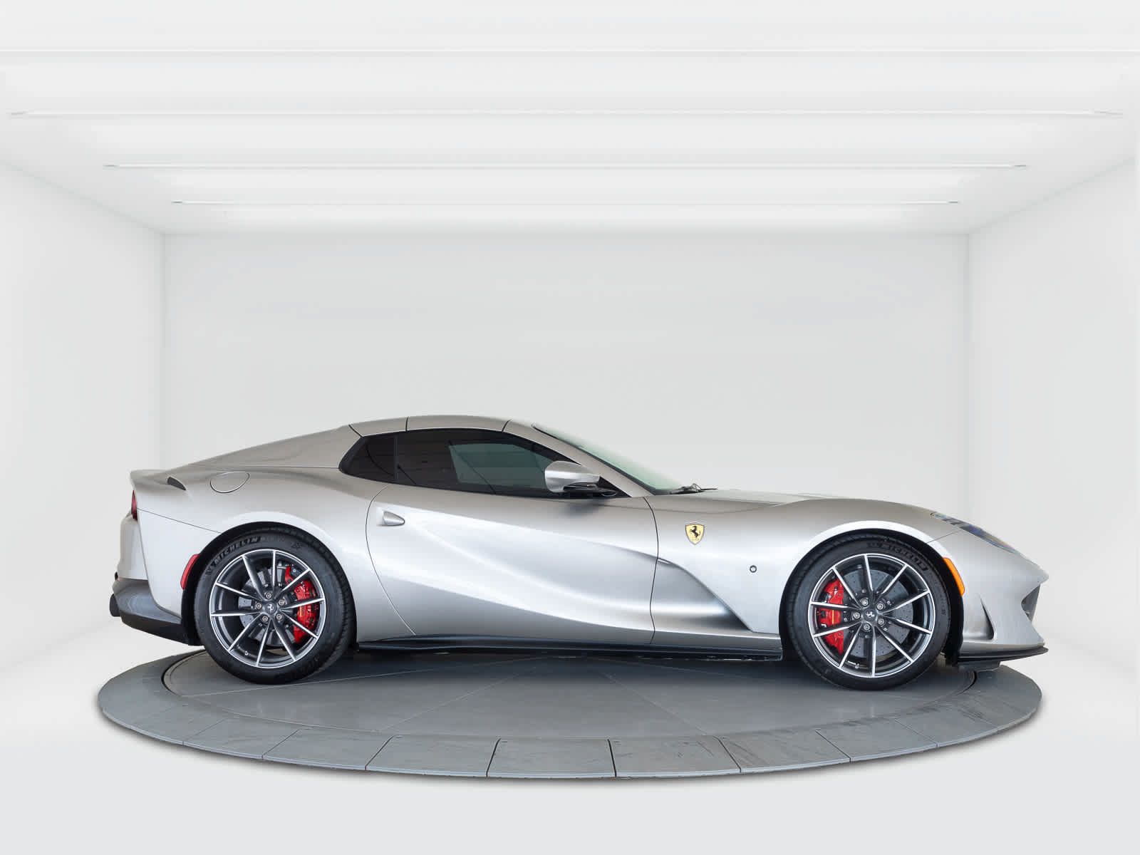 Used 2022 Ferrari 812 GTS RWD image 6