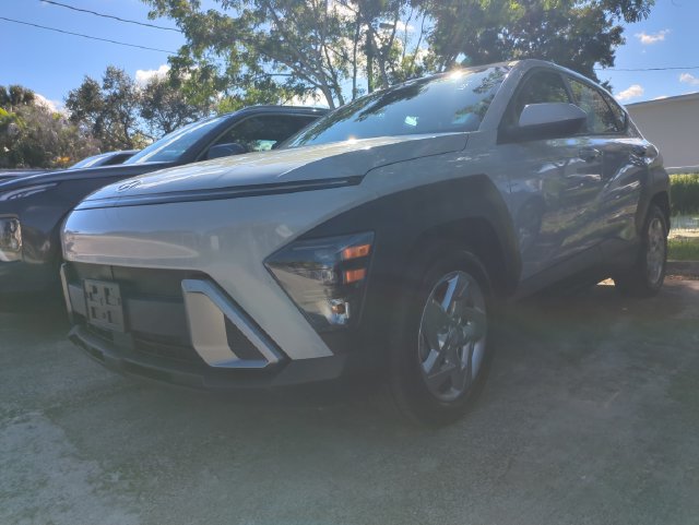 Used 2024 Hyundai Kona SE FWD image 3
