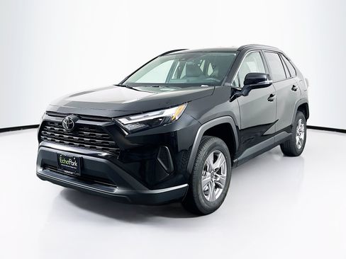 Used 2025 Toyota RAV4 XLE AWD/4WD image 3