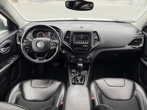 Used 2020 Jeep Cherokee Latitude Plus AWD/4WD image 12
