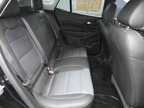 Used 2026 Chevrolet Trax LT w/ LT Convenience Package FWD image 29