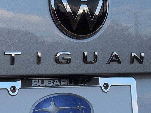 Used 2023 Volkswagen Tiguan SE R-Line image 12