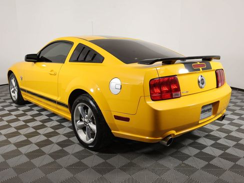 Used 2009 Ford Mustang GT Premium image 4