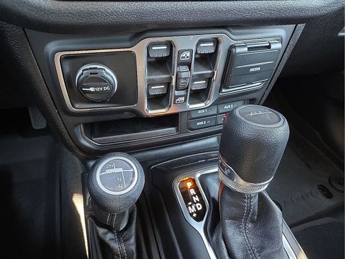 New 2026 Jeep Gladiator Sport image 19