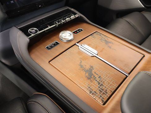 New 2026 Lincoln Navigator Black Label AWD/4WD image 9