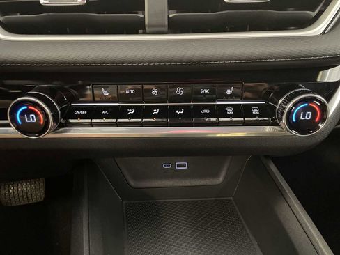 Used 2025 Chevrolet Equinox LT w/ Convenience Package II AWD/4WD image 18
