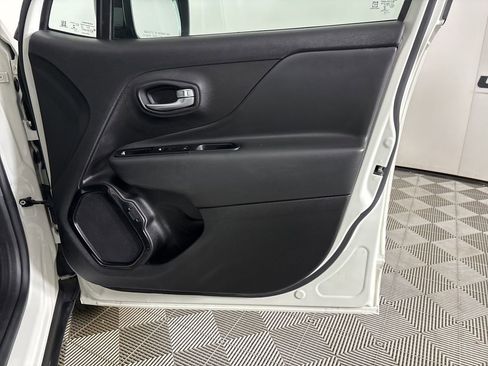 Used 2022 Jeep Renegade Altitude w/ Convenience Group image 28