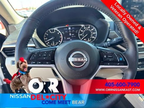 Used 2025 Nissan Altima 2.5 SL FWD image 15
