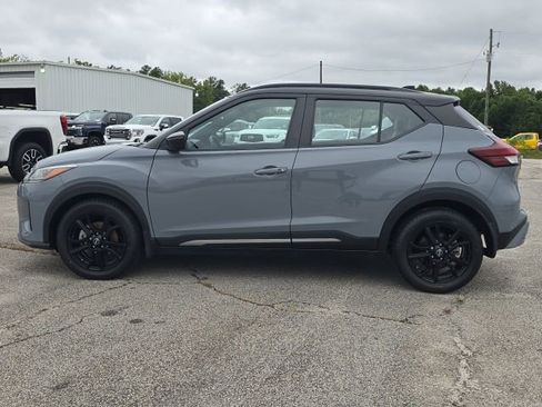Used 2023 Nissan Kicks SR w/ SR Premium Package image 2