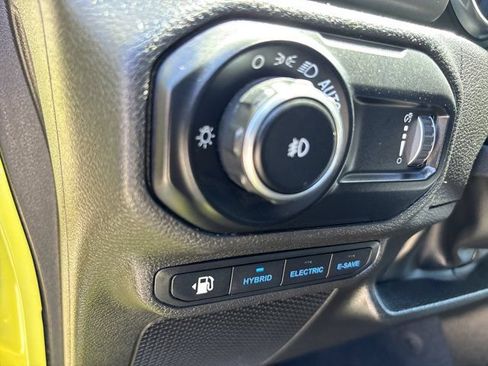 Used 2023 Jeep Wrangler Unlimited Rubicon 4xe w/ Cold Weather Group AWD/4WD image 27
