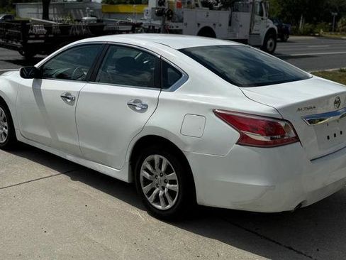 Used 2015 Nissan Altima 2.5 S w/ Power Driver Seat Package FWD image 3