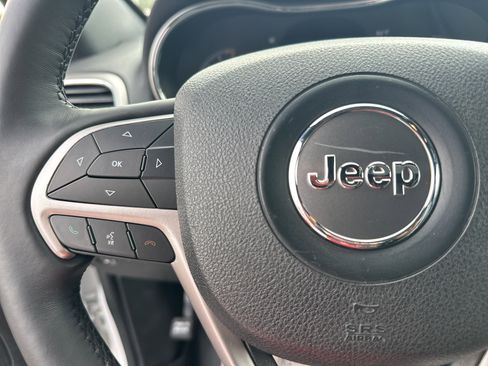 Used 2018 Jeep Grand Cherokee Altitude image 26