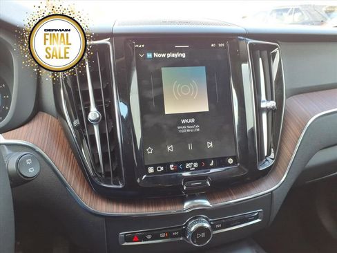 Used 2024 Volvo XC60 B5 Plus image 16