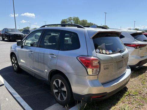Used 2017 Subaru Forester 2.5i Premium AWD/4WD image 4