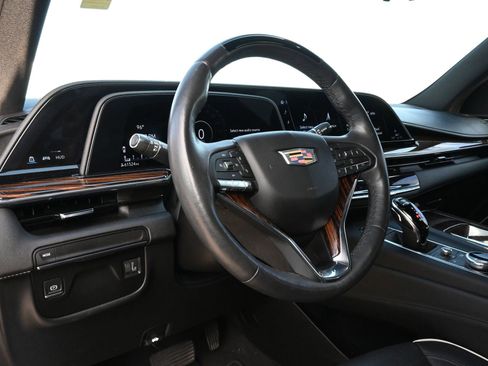 Used 2023 Cadillac Escalade Premium Luxury RWD image 17