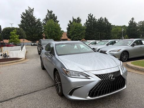 Certified 2023 Lexus ES 350 w/ Premium Package FWD image 8