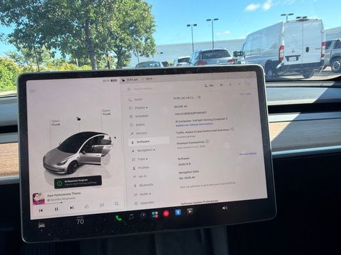 Used 2023 Tesla Model 3 Standard Range RWD image 12