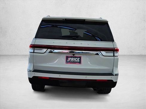 Used 2024 Lincoln Navigator Reserve AWD/4WD image 7