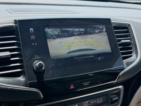 Used 2021 Honda Pilot Touring image 14