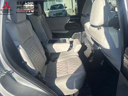 Used 2022 Mitsubishi Outlander SEL AWD/4WD image 36