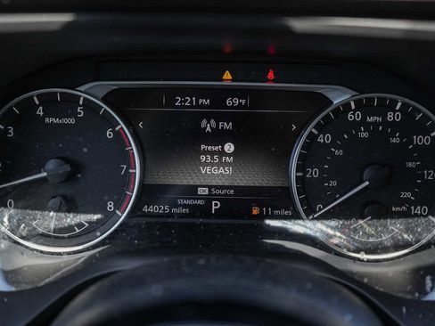 Used 2023 Nissan Rogue SV w/ SV Premium B Package FWD image 18